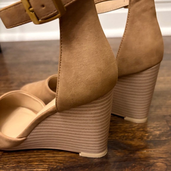 Women's Nude Ankle Buckle Strap D'Orsay Pointed Toe Wedges, Size 6 - Picture 4 of 10